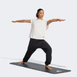 adidas Yoga Kadın Bej T-Shirt