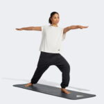 adidas Yoga Kadın Bej T-Shirt