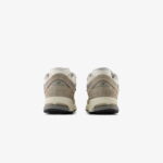 New Balance 2002R Unisex Krem Spor Ayakkabı