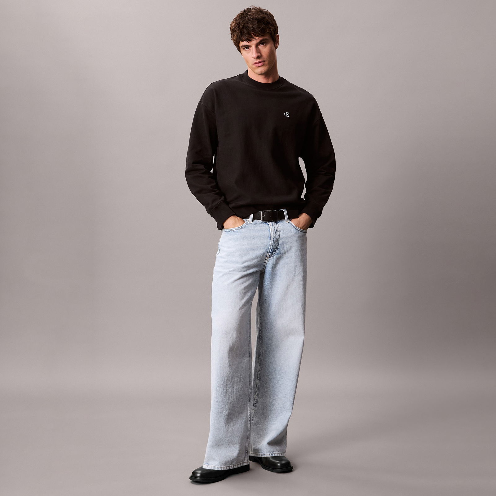 B0Ebce2E-26Ff-4397-90Fa-E66D09D2Ab8C_Size2000X2000_Cropcenter Calvin Klein Premium Terry Monogram Erkek Siyah Sweatshirt