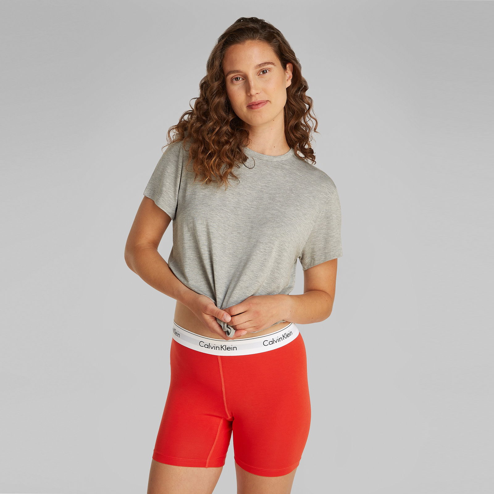 B1B4455E-Dc09-48B5-B222-1Dc11Db65Fda_Size2000X2000_Cropcenter شورت قرمز زنانه کالوین کلاین
