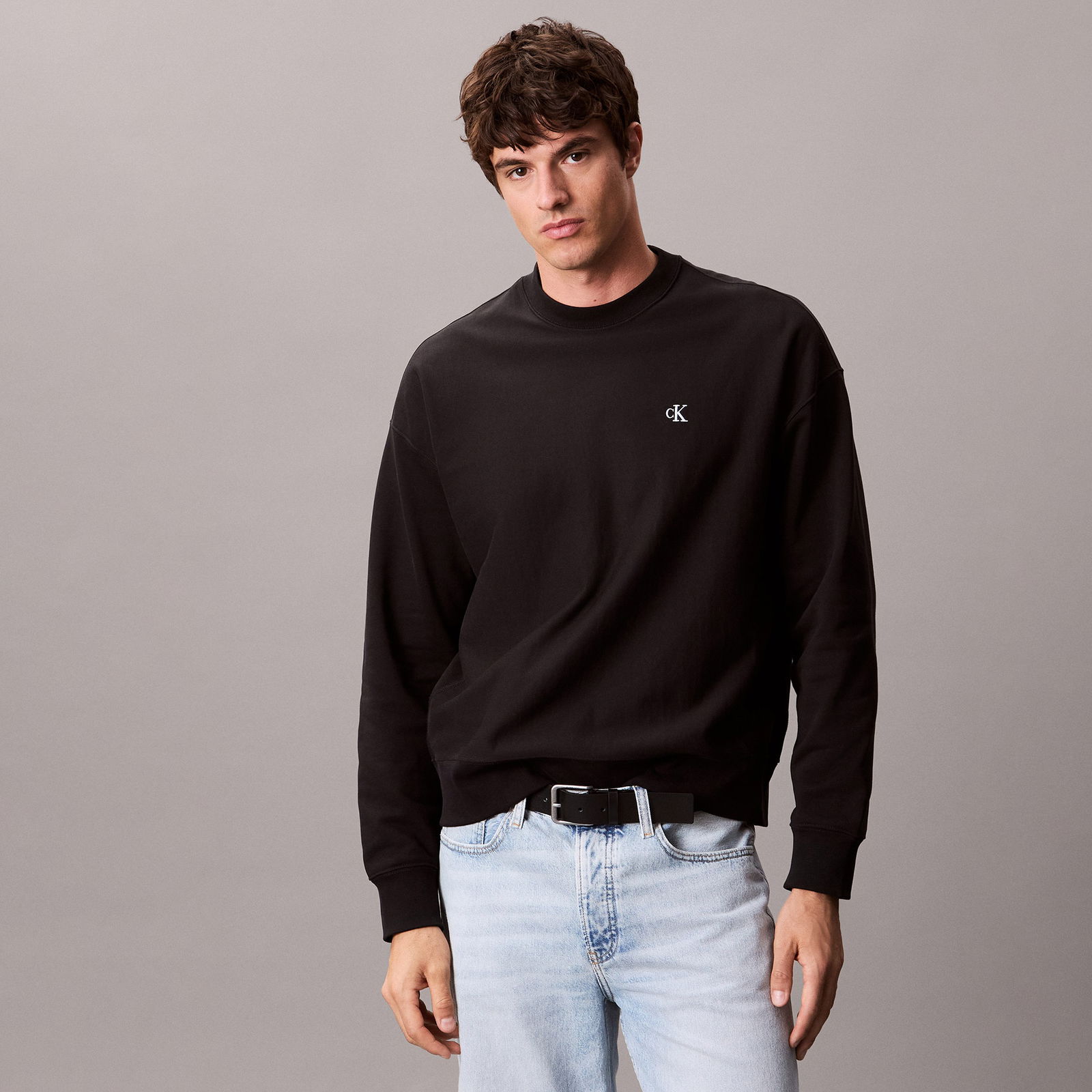 Eabd8Dfb-C0Dd-4386-9913-Bdb3031E00Db_Size2000X2000_Cropcenter-1 Calvin Klein Premium Terry Monogram Erkek Siyah Sweatshirt