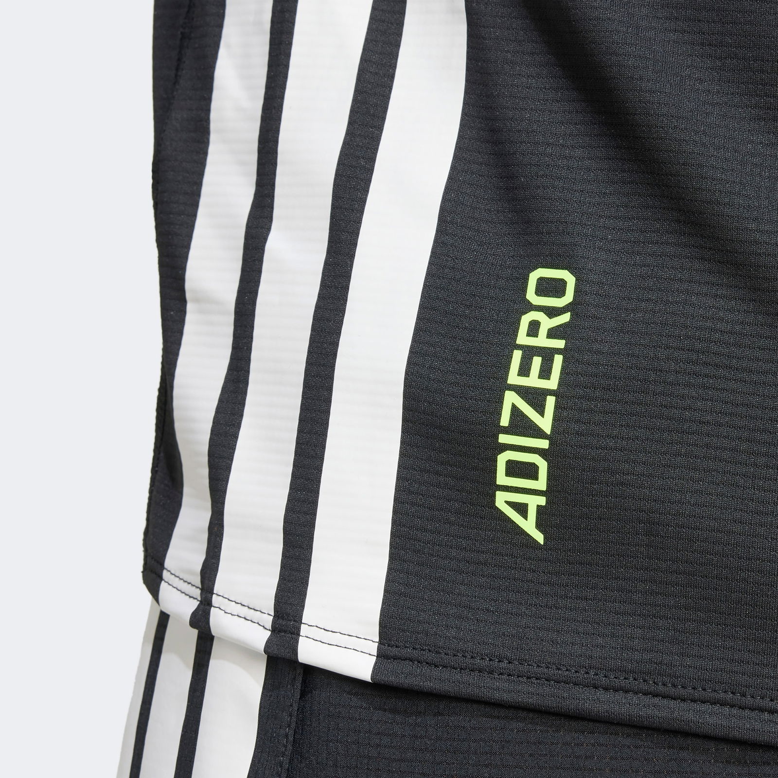 4540796A-0Fe1-4A46-B04B-C3E639142Bce_Size2000X2000_Cropcenter Adidas Adizero Erkek Siyah Koşu T-Shirt