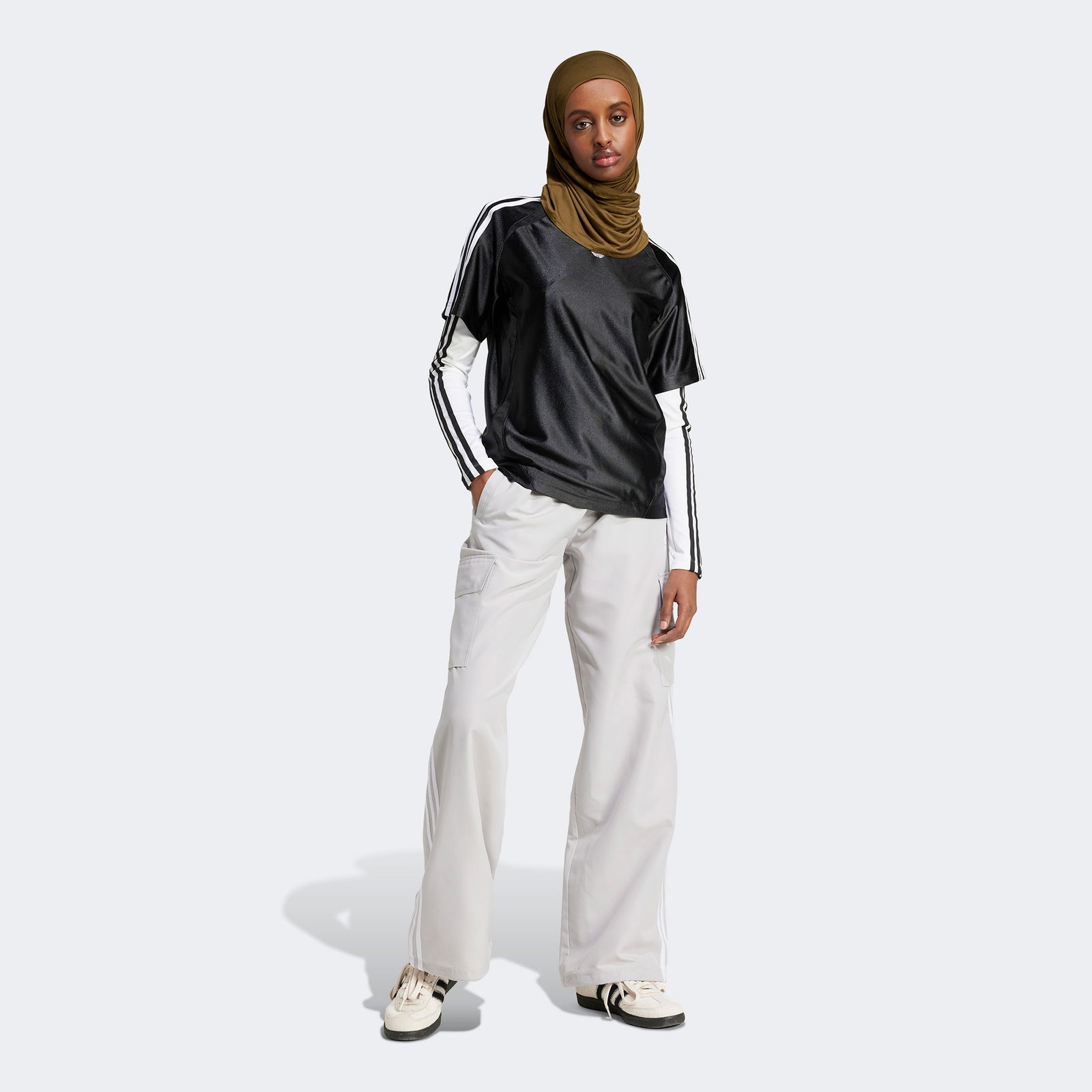 5Eb1E338-C6E9-4556-9904-Fc745306088B_Size2000X2000_Cropcenter شلوار ورزشی خاکستری زنانه آدیداس آدیکالور 3 نوار کارگو