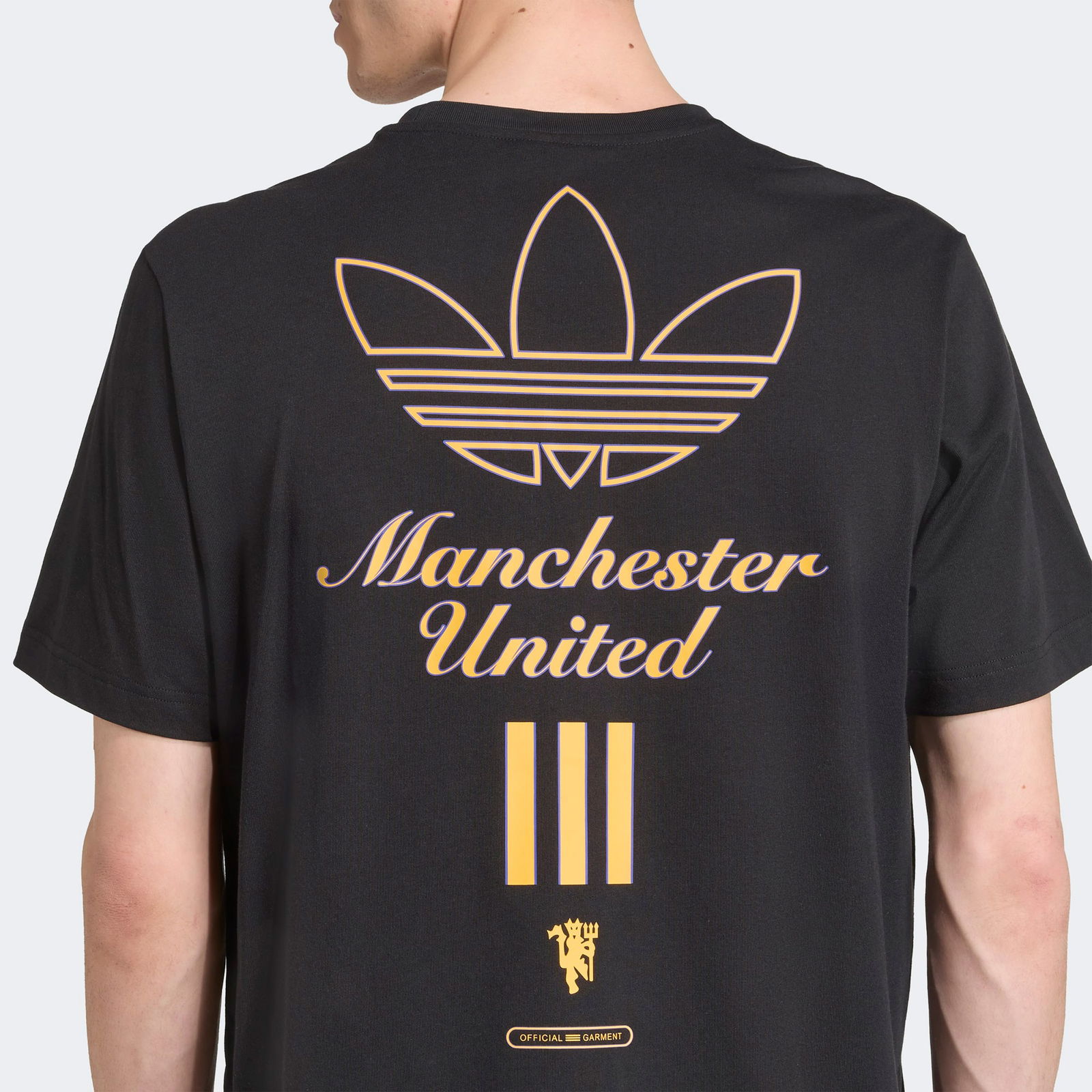 127012C2-De69-4Efc-B800-Cd9Ee65A28D9_Size2000X2000_Cropcenter Adidas Manchester United Terrace Icons Graphic Erkek Siyah T-Shirt