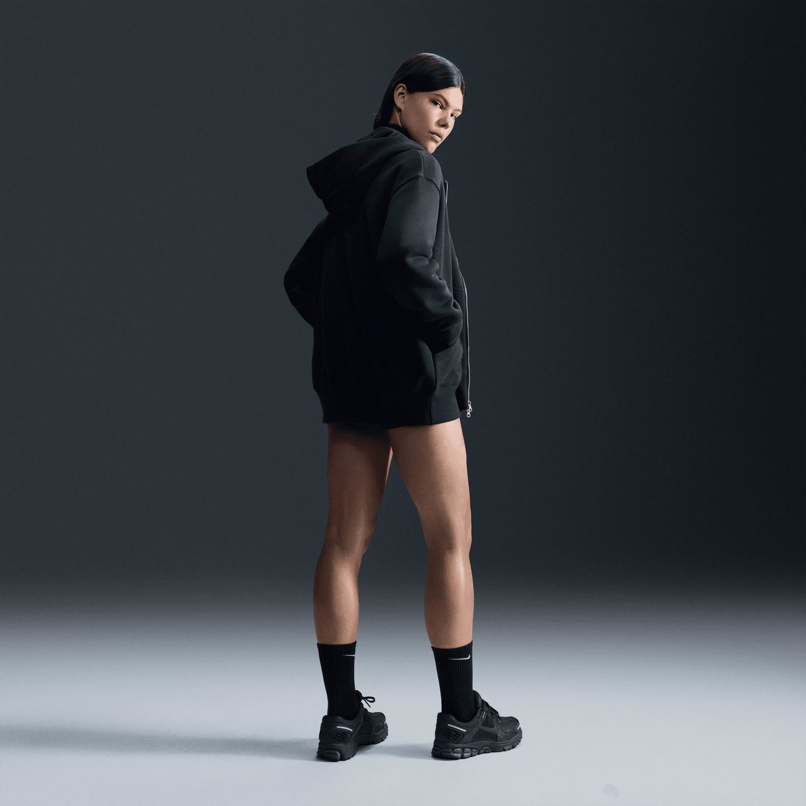 1A34579B-2430-4B94-8Ee4-C33Bae0E5B0D_Size2000X2000_Cropcenter Nike Sportswear Phoenix Fleece Oversize Hoodie Kadın Siyah Eşofman Üstü