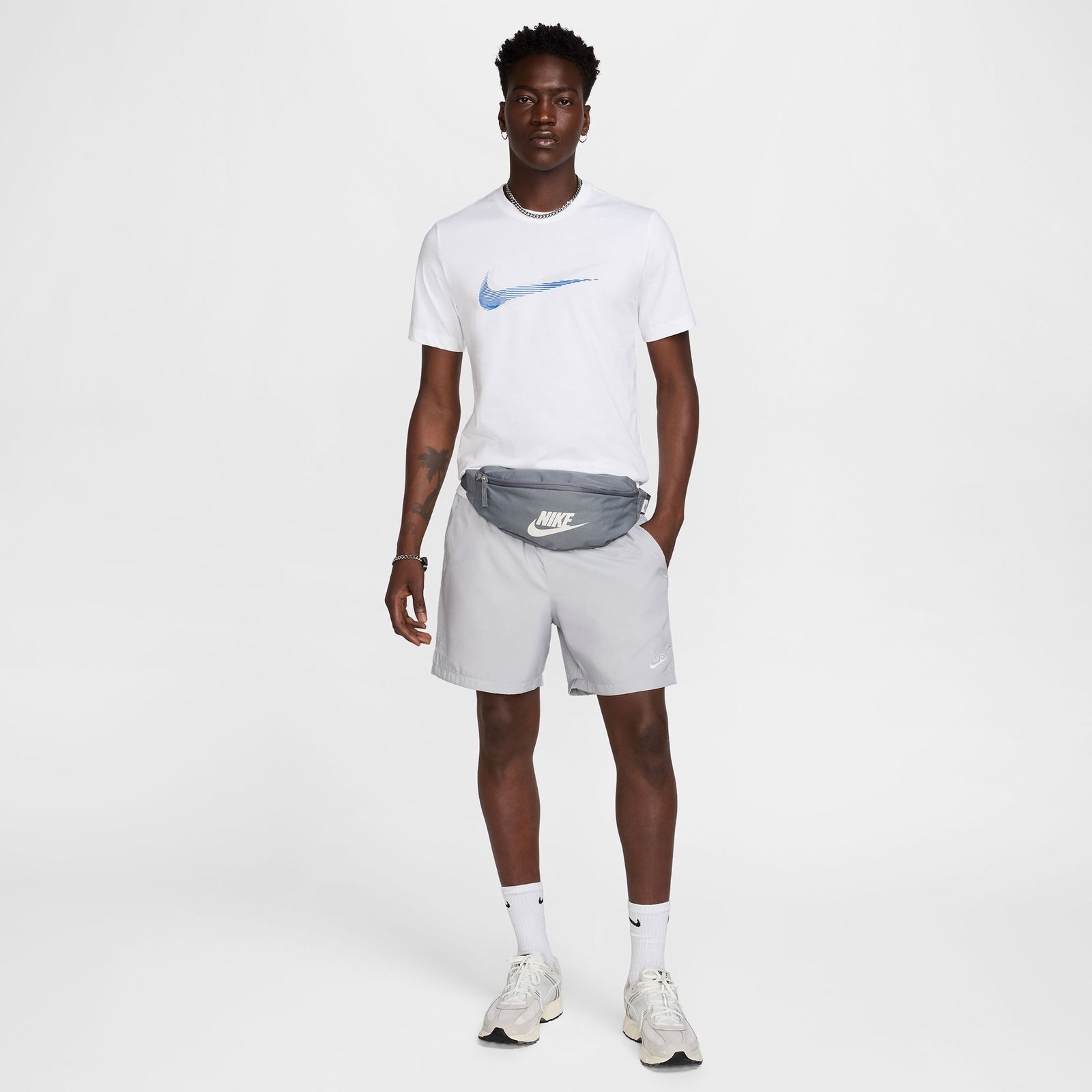 1Efaff28-9F97-4C56-9A65-86Bf0A5Ce9Ae_Size2000X2000_Cropcenter Nike Sportswear Swoosh Erkek Beyaz T-Shirt