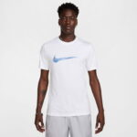 Nike Sportswear Swoosh Erkek Beyaz T-Shirt