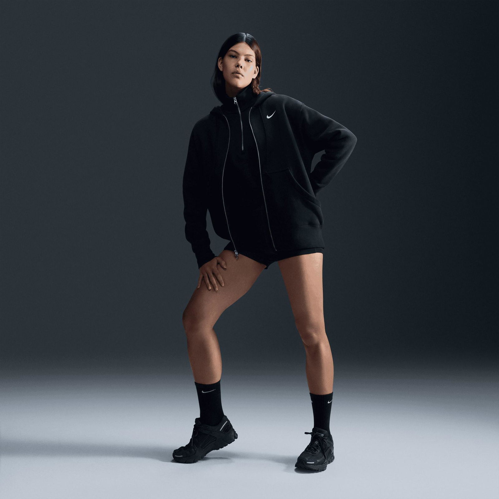 3A527126-6Aa5-4D82-9740-Ef73F41D1720_Size2000X2000_Cropcenter Nike Sportswear Phoenix Fleece Oversize Hoodie Kadın Siyah Eşofman Üstü