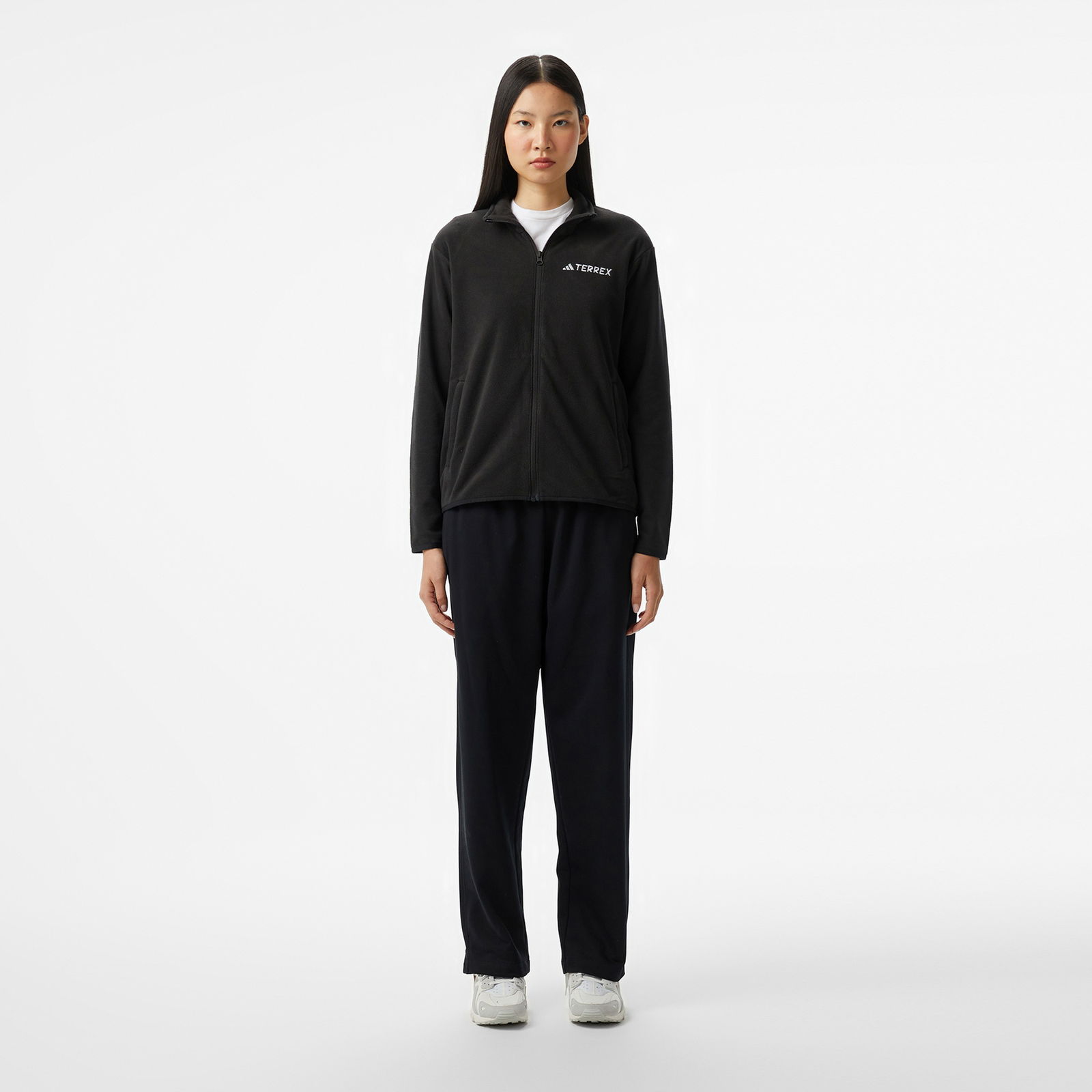 5590C962-707C-4F6A-A38C-6656A420F804_Size2000X2000_Cropcenter Adidas Mt Kadın Siyah Günlük Sweatshirt