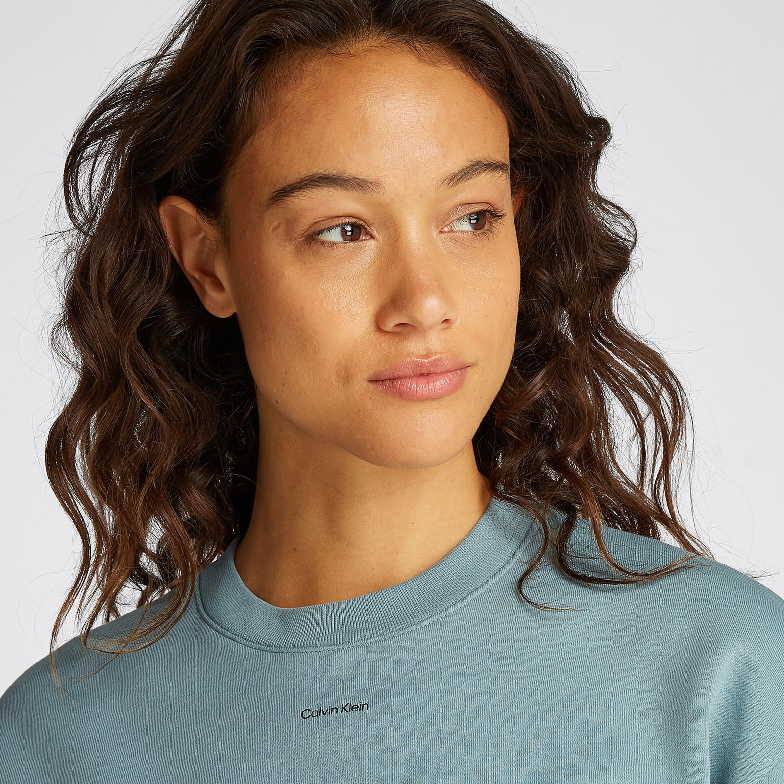 69Eabe13-0F52-4Bc5-8120-Ad2540Ac602E_Size2000X2000_Cropcenter Calvin Klein Kadın Mavi Sweatshirt