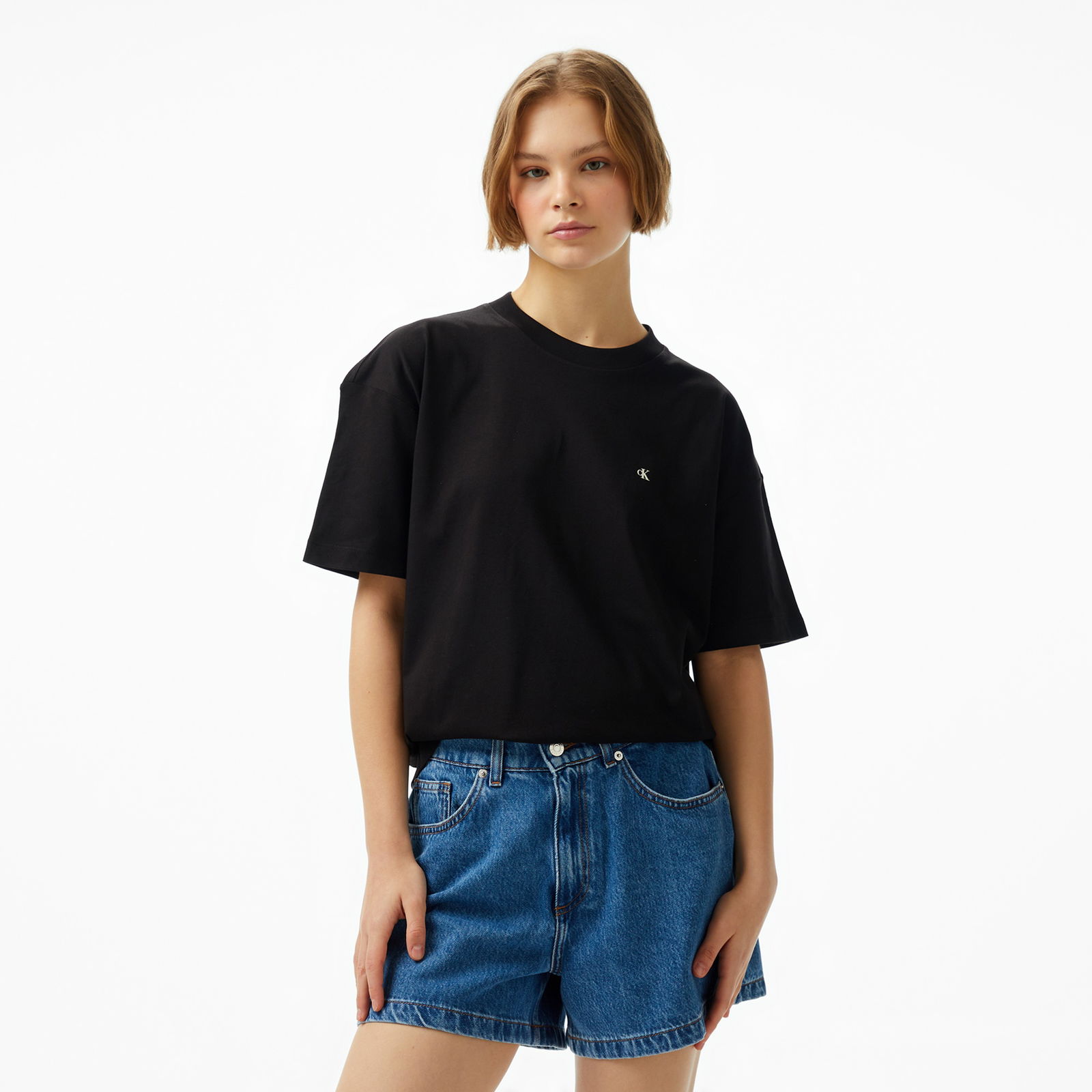 86244670-1Fe2-495E-Bcfa-A7187C1D2B77_Size2000X2000_Cropcenter Calvin Klein Kadın Siyah T-Shirt