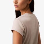 Calvin Klein Monogram Kadın Bej T-Shirt